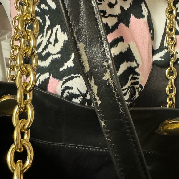 Like new Bebe black snack print tote/ shoulder bag with gold chain straps - Picture 7 of 14